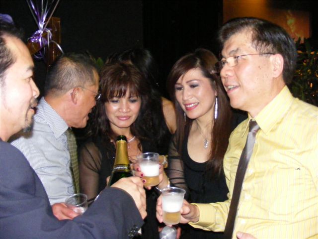 2010_0228khammouanparty2702100541.JPG